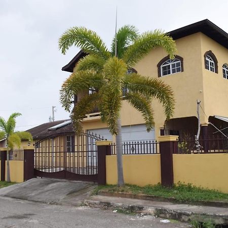 Rhyne Park Inn Montego Bay Extérieur photo