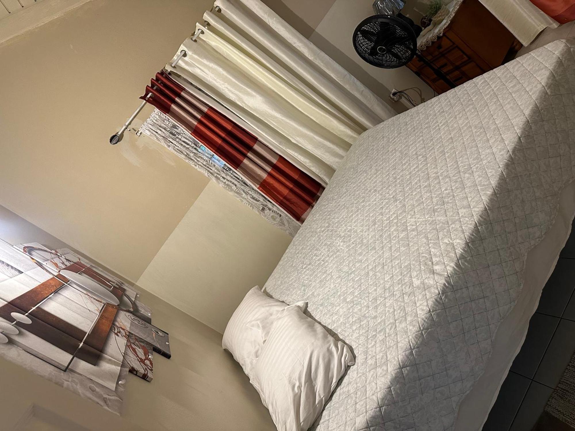 Rhyne Park Inn Montego Bay Extérieur photo
