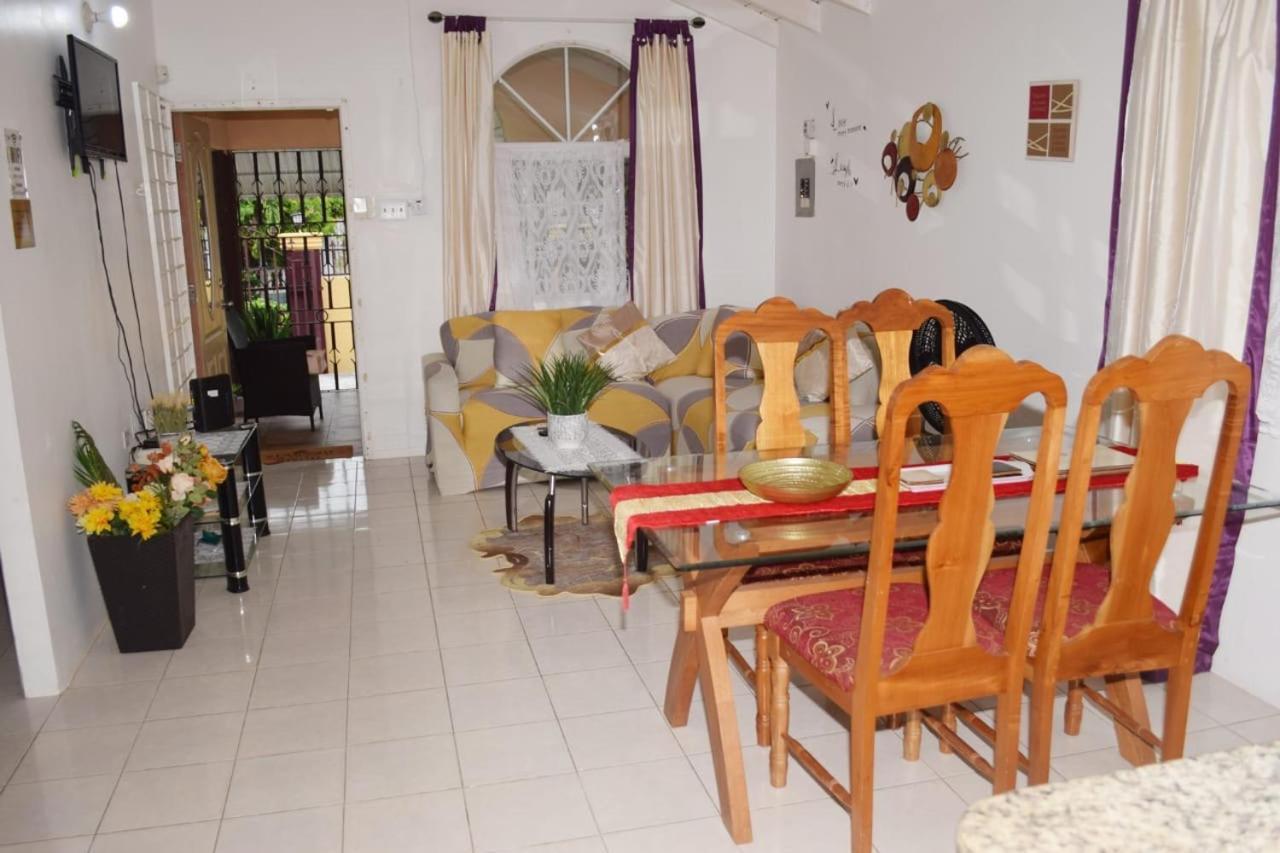 Rhyne Park Inn Montego Bay Extérieur photo
